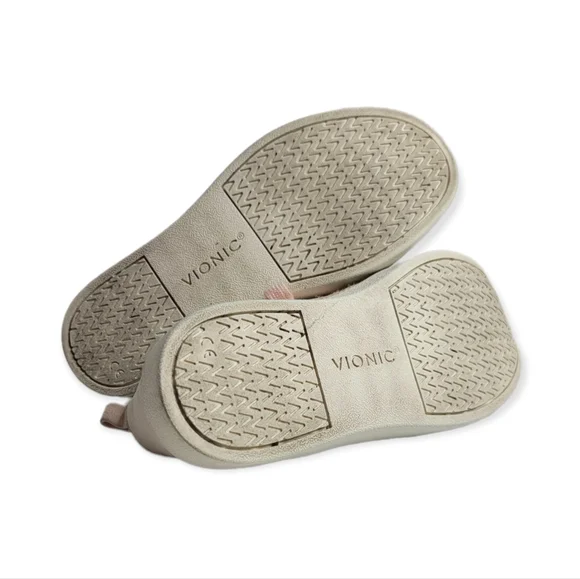 Vionic Winny Sneakers - Picture 9 of 10
